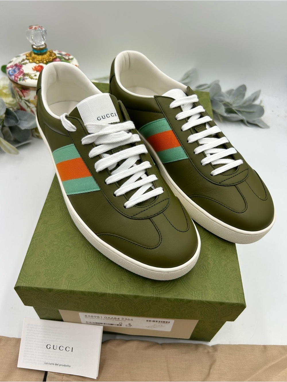 Men's Gucci, leather web design sneakers size 8 fits 9 US made in Italy